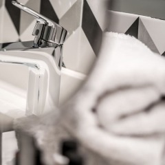 Отель Urban Nest - Suites & Apartments Греция, Афины - отзывы, цены и фото номеров - забронировать отель Urban Nest - Suites & Apartments онлайн ванная фото 2