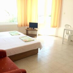 Perla Hostel Генерал-Кантраджиево комната для гостей