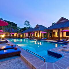 Отель Rose Bay Resort бассейн
