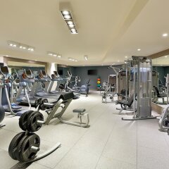Отель DoubleTree by Hilton Dubai Jumeirah Beach фитнесс-зал фото 4