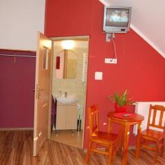 Отель Hotelik Okęcie 39 в номере фото 2