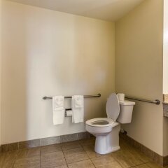 Отель Red Roof Inn Tulare - Downtown/Fairgrounds ванная