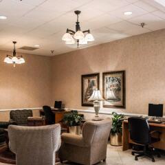 Отель Clarion Inn & Suites Clearwater интерьер отеля