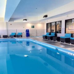 Отель Hawthorn Suites by Wyndham Columbus West бассейн фото 3