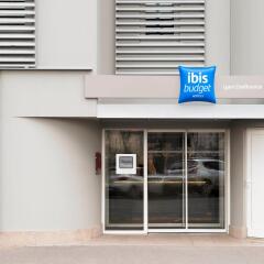 Отель ibis Styles Lyon Confluence Франция, Лион - отзывы, цены и фото номеров - забронировать отель ibis Styles Lyon Confluence онлайн банкомат