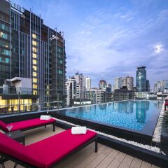 Отель Travelodge Sukhumvit 11 Бангкок бассейн