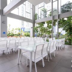 V Hotel Lavender