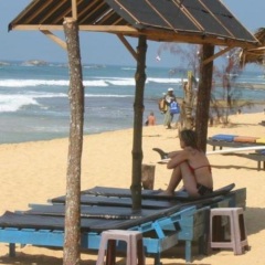 Отель Main Reef Guest House Хиккадува пляж фото 2