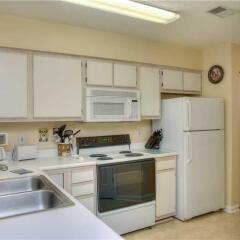 Отель River Oaks 44-F в номере