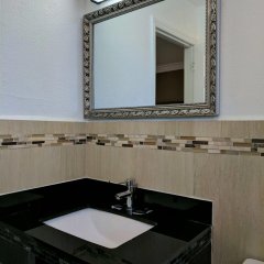 Americas Best Value Inn Antioch in Pacheco, United States of America from 157$, photos, reviews - zenhotels.com bathroom photo 3