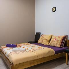 Отель Hostel 70s and Queen Apartments Польша, Краков - 2 отзыва об отеле, цены и фото номеров - забронировать отель Hostel 70s and Queen Apartments онлайн комната для гостей фото 4