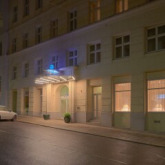 Отель Starlight Suiten Hotel Renngasse Австрия, Вена - 4 отзыва об отеле, цены и фото номеров - забронировать отель Starlight Suiten Hotel Renngasse онлайн вид на фасад
