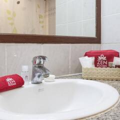 Отель ZEN Rooms Prachanukroh Patong Beach ванная фото 2
