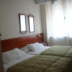 Отель Hostal Riesco комната для гостей фото 4