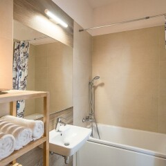 Отель Apartamenty London ванная
