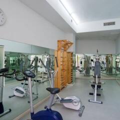 Golden Tower Hotel & Spa фитнесс-зал