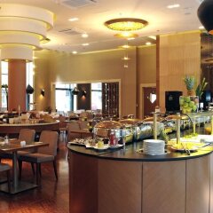 Отель Continental Hotel Budapest Венгрия, Будапешт - 7 отзывов об отеле, цены и фото номеров - забронировать отель Continental Hotel Budapest онлайн питание фото 2