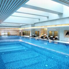 Отель Langham Place Guangzhou бассейн фото 2