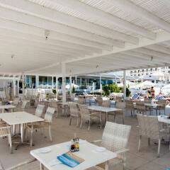 Отель Vrissiana Beach Hotel Кипр, Протарас - 1 отзыв об отеле, цены и фото номеров - забронировать отель Vrissiana Beach Hotel онлайн гостиничный бар