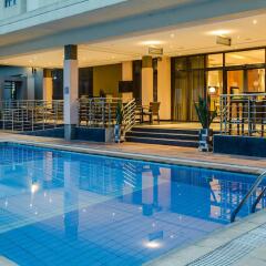 Protea Hotel by Marriott Benin City Select Emotan бассейн фото 2