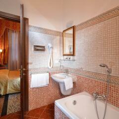 Отель Residenza San Maurizio ванная