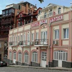 Отель GTM Kapan вид на фасад фото 2