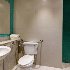 Protea Hotel by Marriott Benin City Select Emotan ванная фото 2