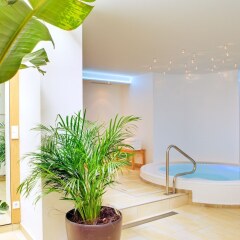 Отель Zea Curtis Garden Residence Меран спа