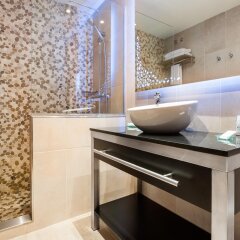 Gran Hotel Barcino in Barcelona, Spain from 242$, photos, reviews - zenhotels.com bathroom