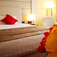 Гостиница Crowne Plaza Moscow - Tretyakovskaya 4* Улучшенный номер с двуспальной кроватью