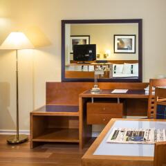 Отель Holiday Inn Lisbon удобства в номере