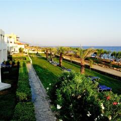 Maritimo Beach Hotel пляж
