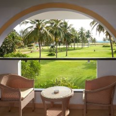 Отель Holiday Inn Resort Goa, an IHG Hotel Индия, Кавелоссим - отзывы, цены и фото номеров - забронировать отель Holiday Inn Resort Goa, an IHG Hotel онлайн балкон
