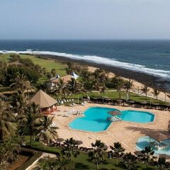 Отель King Fahd Palace пляж фото 2