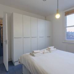 Отель Stunning 3 Bedrooms Apartment on Portobello Road Великобритания, Лондон - отзывы, цены и фото номеров - забронировать отель Stunning 3 Bedrooms Apartment on Portobello Road онлайн комната для гостей фото 2