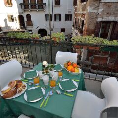 Отель Charming Venice Apartments Италия, Венеция - отзывы, цены и фото номеров - забронировать отель Charming Venice Apartments онлайн питание фото 2