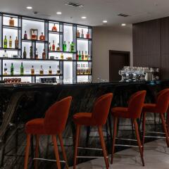 Отель Ramada and Suites by Wyndham Yerevan гостиничный бар