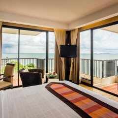 Отель Garden Cliff Resort and Spa Таиланд, Паттайя - отзывы, цены и фото номеров - забронировать отель Garden Cliff Resort and Spa онлайн балкон
