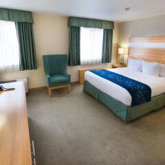 Отель Comfort Suites Seven Mile Beach Каймановы острова, Севен-Майл-Бич - отзывы, цены и фото номеров - забронировать отель Comfort Suites Seven Mile Beach онлайн комната для гостей фото 5