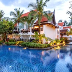 Отель JW Marriott Khao Lak Resort and Spa бассейн
