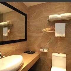 Отель Shen Zhen Ya Yuan Long Jing Hotel Китай, Шэньчжэнь - отзывы, цены и фото номеров - забронировать отель Shen Zhen Ya Yuan Long Jing Hotel онлайн ванная