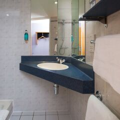 Отель Holiday Inn Express East Манчестер ванная фото 2