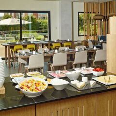 Отель Holiday Inn Express Toulouse Airport Франция, Бланьяк - отзывы, цены и фото номеров - забронировать отель Holiday Inn Express Toulouse Airport онлайн питание фото 2