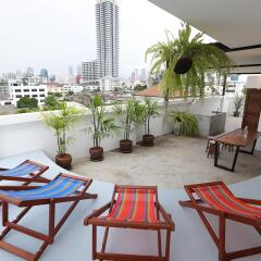 Apartment45 Hostel - Adults Only Бангкок балкон