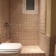 Отель Elegant & Cozy Central Apt • 5' to Athens Metro St ванная