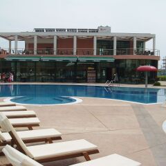 Отель Pollo Resort Солнечный берег с домашними животными