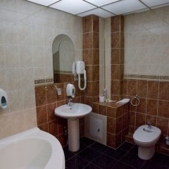 Гостиница «НТОН» Украина, Львов - 10 отзывов об отеле, цены и фото номеров - забронировать гостиницу «НТОН» онлайн ванная