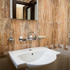 Отель Guest House Byalata Kashta Болгария, Ардино - отзывы, цены и фото номеров - забронировать отель Guest House Byalata Kashta онлайн ванная фото 2