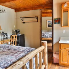Отель Mountain River Lodge в номере