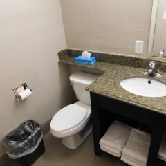 Отель Super 8 by Wyndham Los Angeles США, Лос-Анджелес - отзывы, цены и фото номеров - забронировать отель Super 8 by Wyndham Los Angeles онлайн ванная